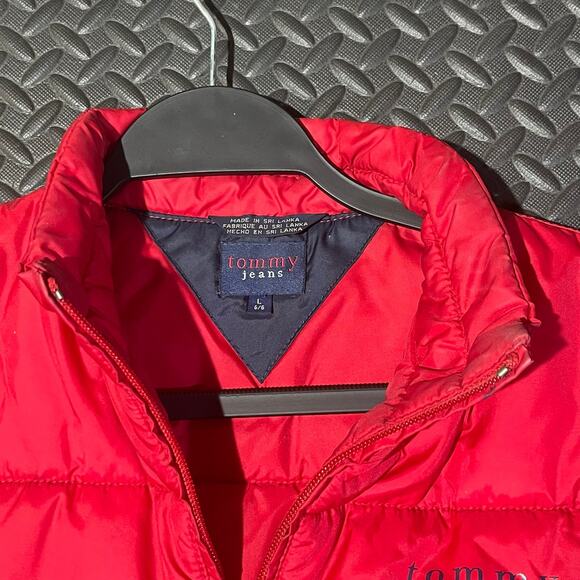 tommyhilfiger Red Quilted puffer vest woman’s Size Large - Picture 4 of 6